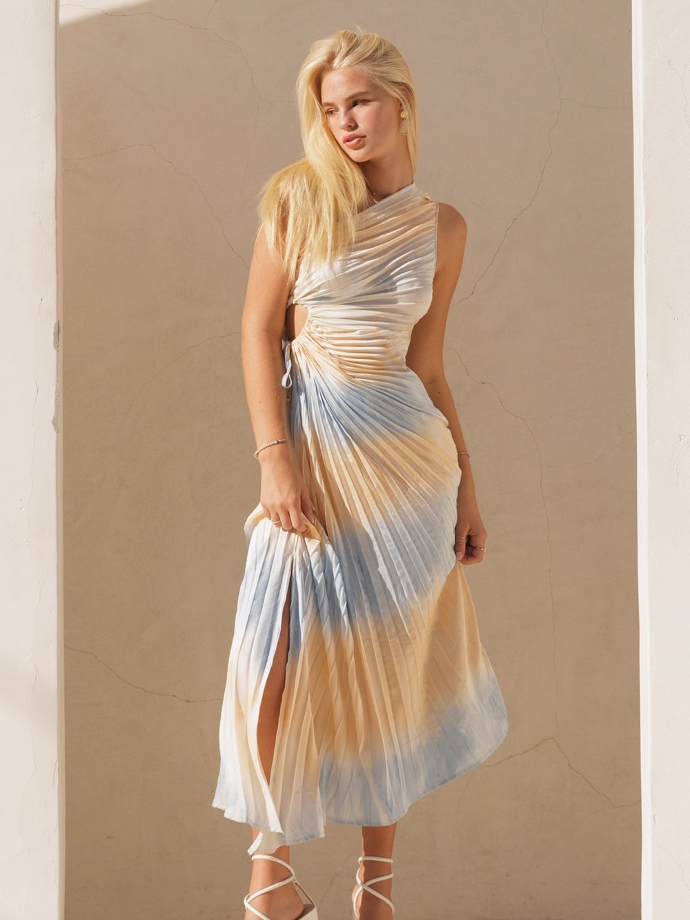 Endless Blu Strapless Pleated Maxi Dress in Blue and light orange - Picture 2 of 16
